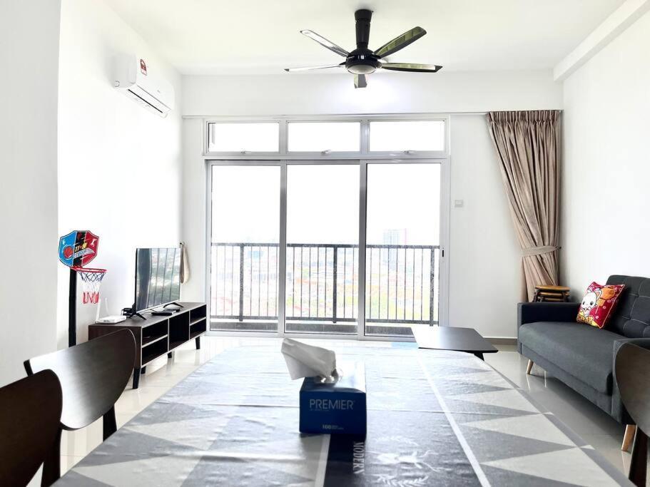 Urban Home-Swimming Pool-City Center Malacca Extérieur photo