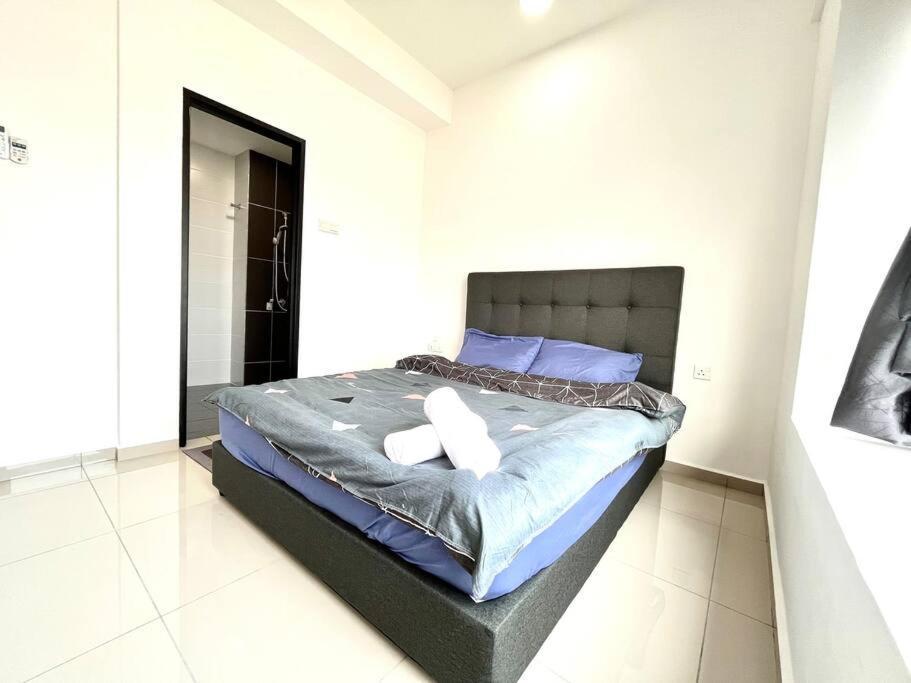 Urban Home-Swimming Pool-City Center Malacca Extérieur photo