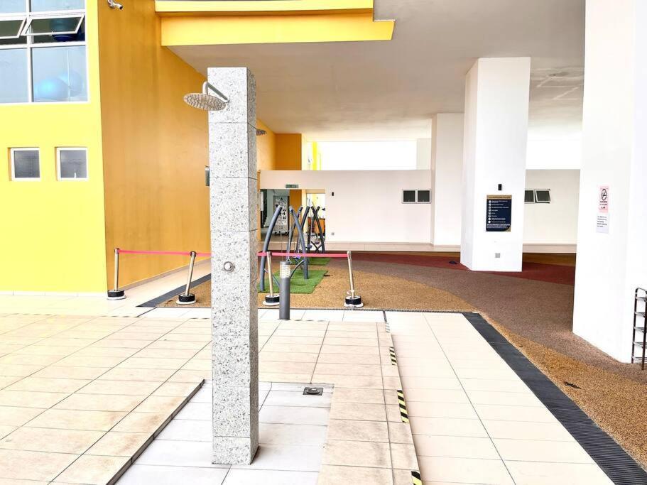 Urban Home-Swimming Pool-City Center Malacca Extérieur photo