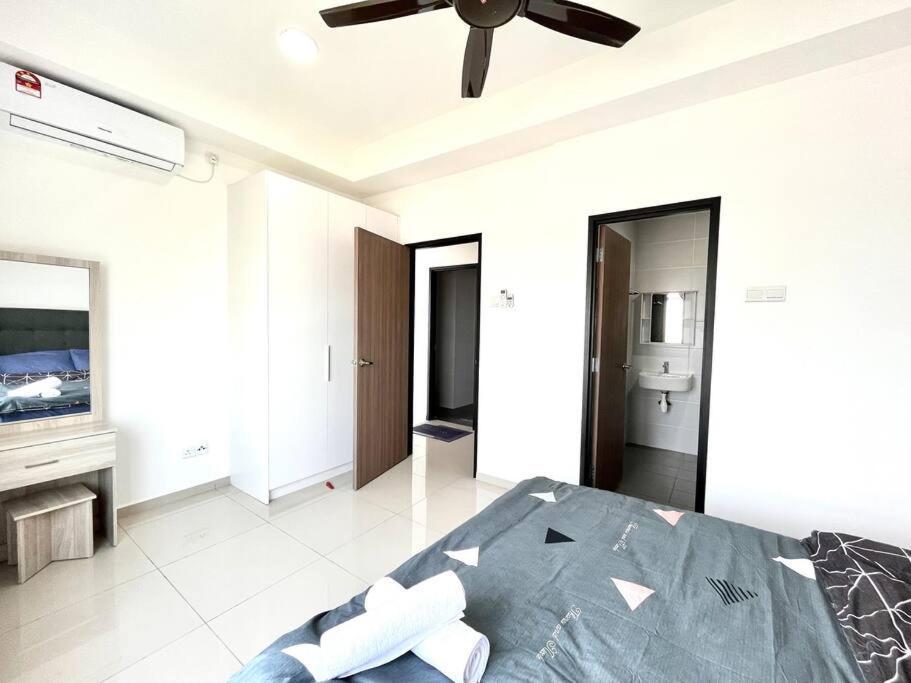 Urban Home-Swimming Pool-City Center Malacca Extérieur photo