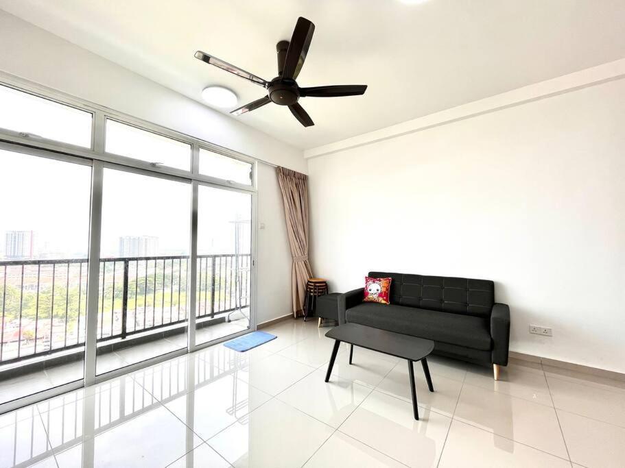 Urban Home-Swimming Pool-City Center Malacca Extérieur photo